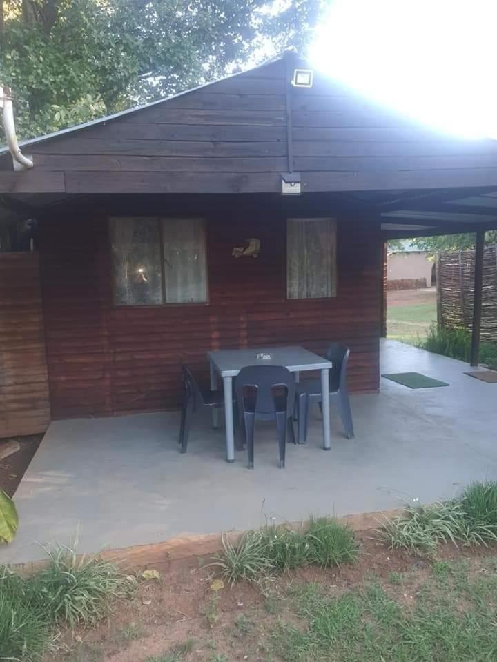 Chalet 6 At Cynthias Country Hartbeespoort Exterior photo