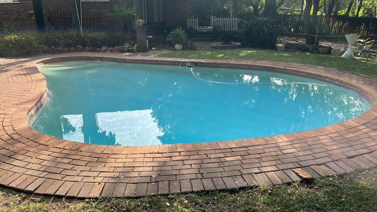 Chalet 6 At Cynthias Country Hartbeespoort Exterior photo